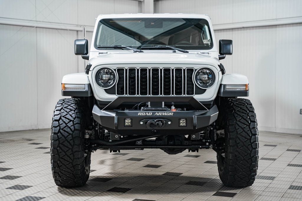 2024 Jeep Wrangler Sahara - 22801334 - 1