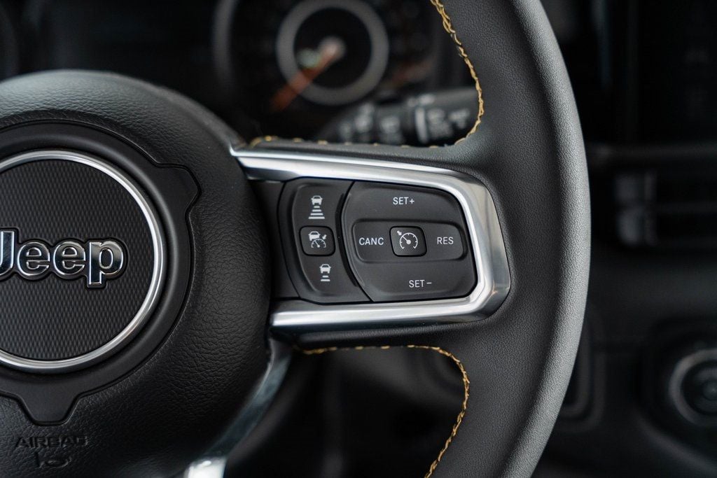 2024 Jeep Wrangler Sahara - 22801334 - 39