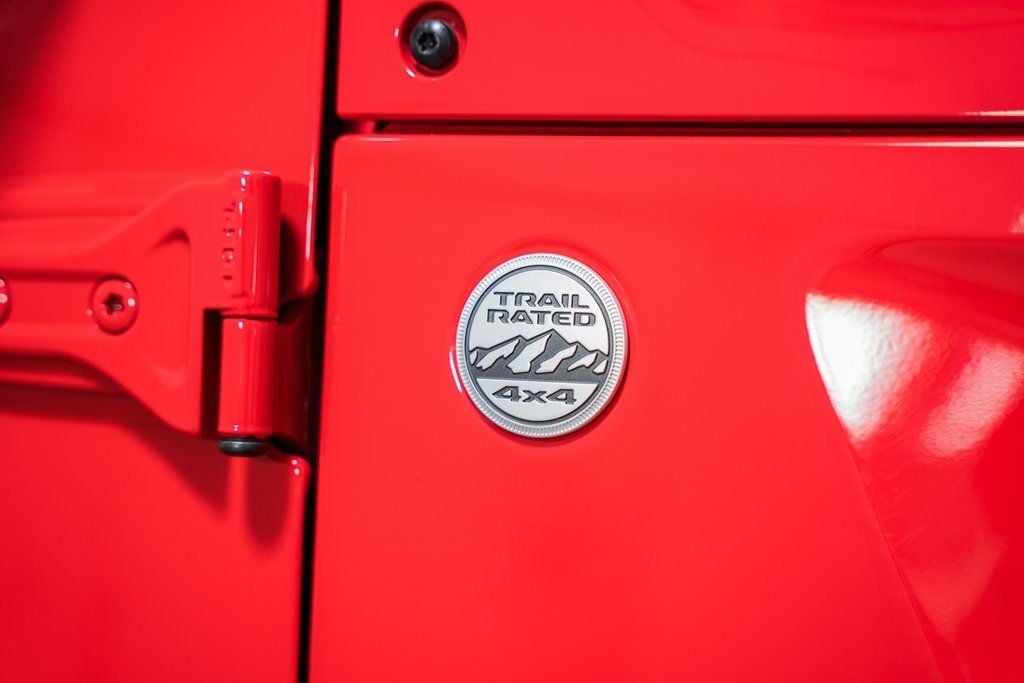 2024 Jeep Wrangler Sahara - 22815475 - 13