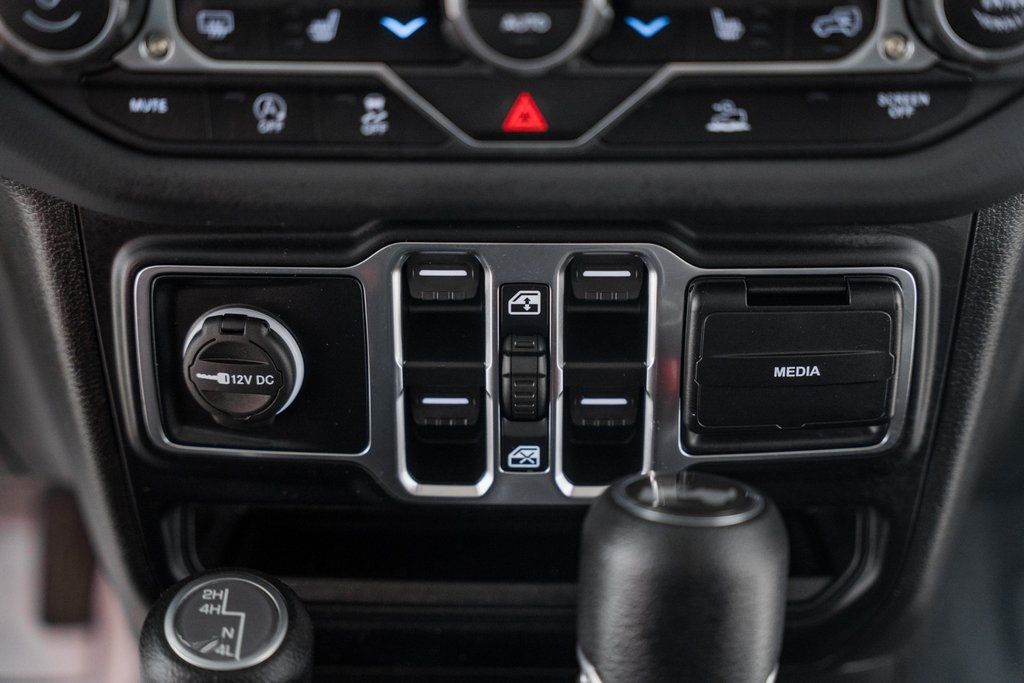 2024 Jeep Wrangler Sahara - 22815475 - 29