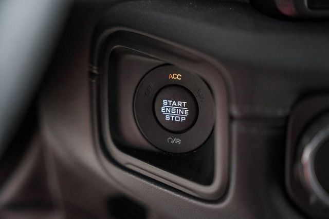 2024 Jeep Wrangler Sahara - 22815475 - 31