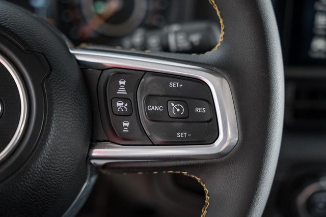 2024 Jeep Wrangler Sahara - 22815475 - 32