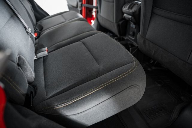 2024 Jeep Wrangler Sahara - 22815475 - 37