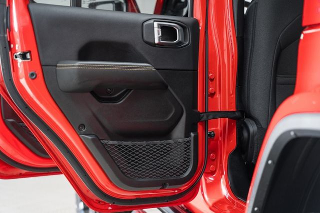 2024 Jeep Wrangler Sahara - 22815475 - 39