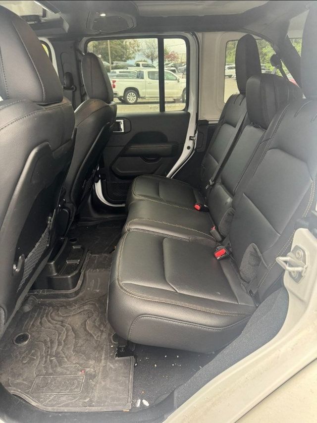 2024 Jeep Wrangler Sahara - 22931219 - 16