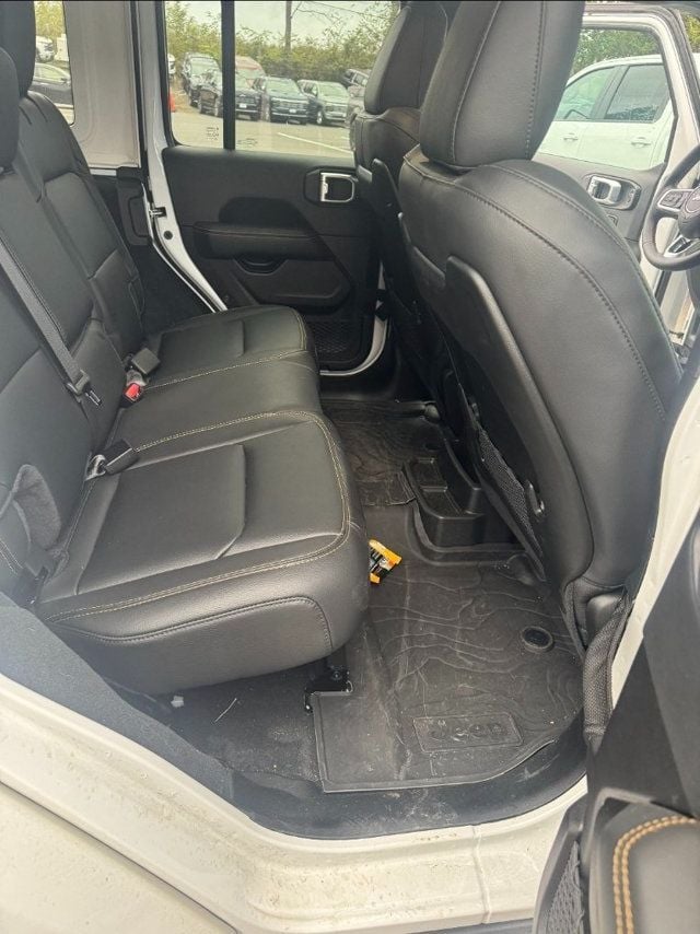 2024 Jeep Wrangler Sahara - 22931219 - 18
