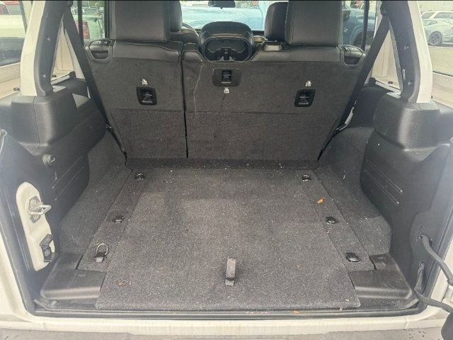 2024 Jeep Wrangler Sahara - 22931219 - 19