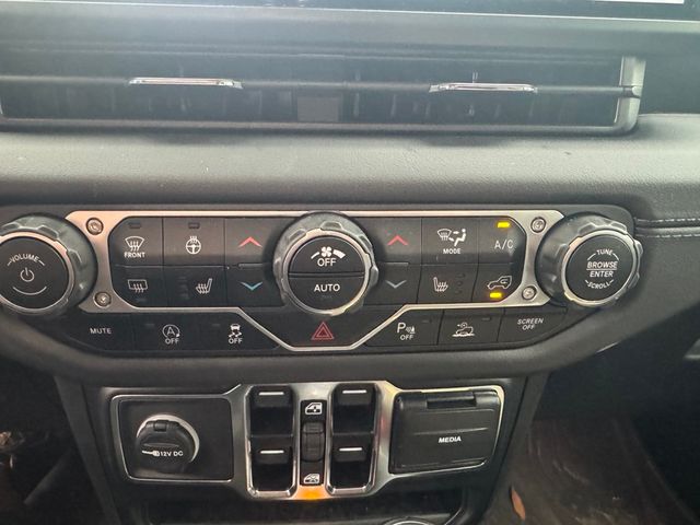 2024 Jeep Wrangler Sahara - 22931219 - 38