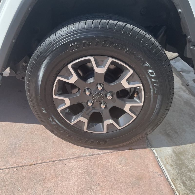 2024 Jeep Wrangler Sahara - 22951928 - 17