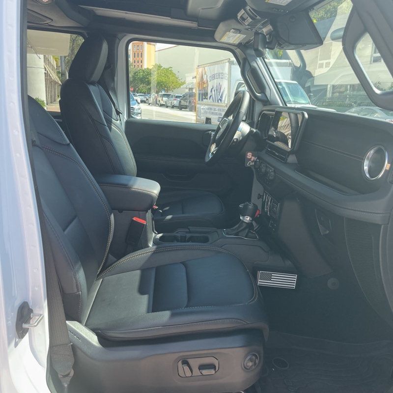 2024 Jeep Wrangler Sahara - 22951928 - 22