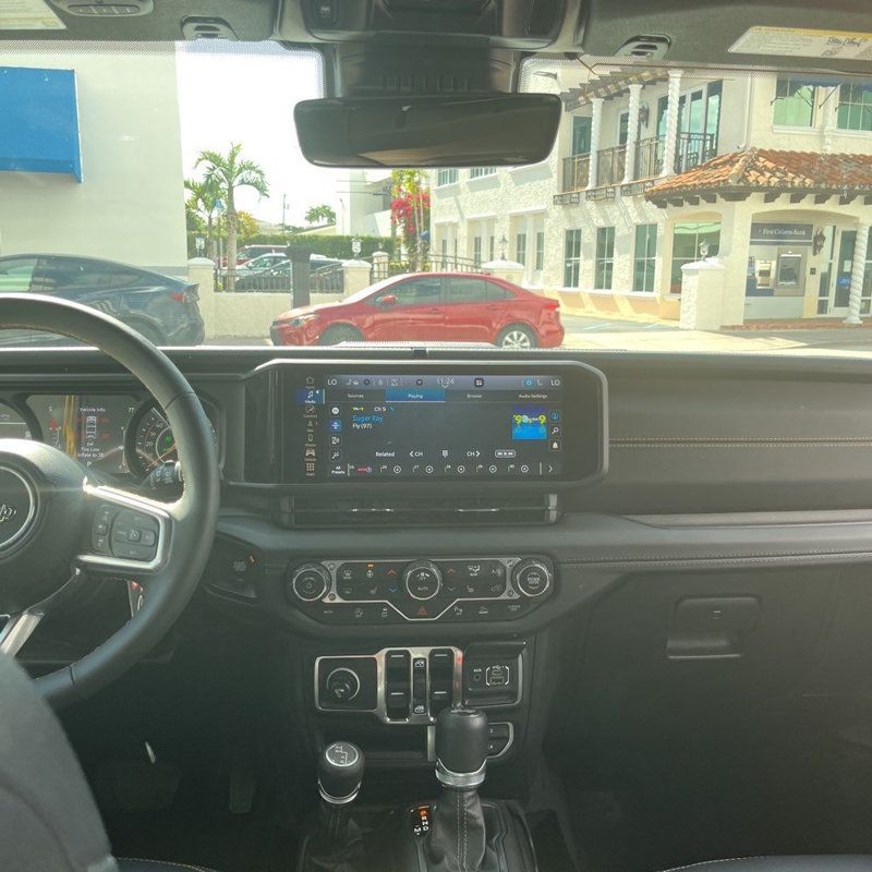 2024 Jeep Wrangler Sahara - 22951928 - 25