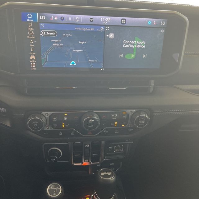 2024 Jeep Wrangler Sahara - 22951928 - 26