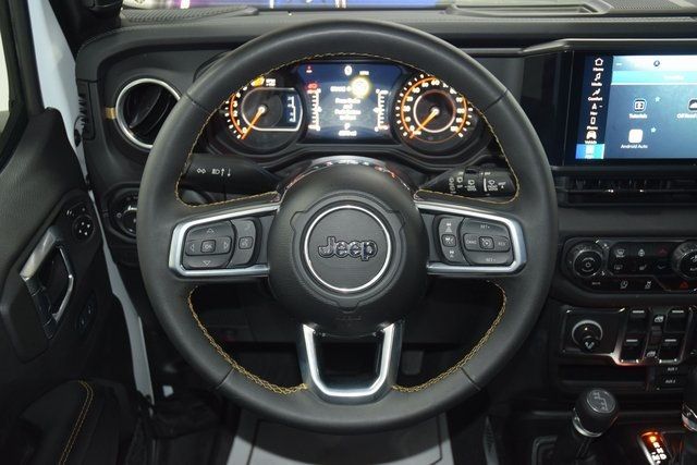 2024 Jeep Wrangler Sahara - 22951928 - 35