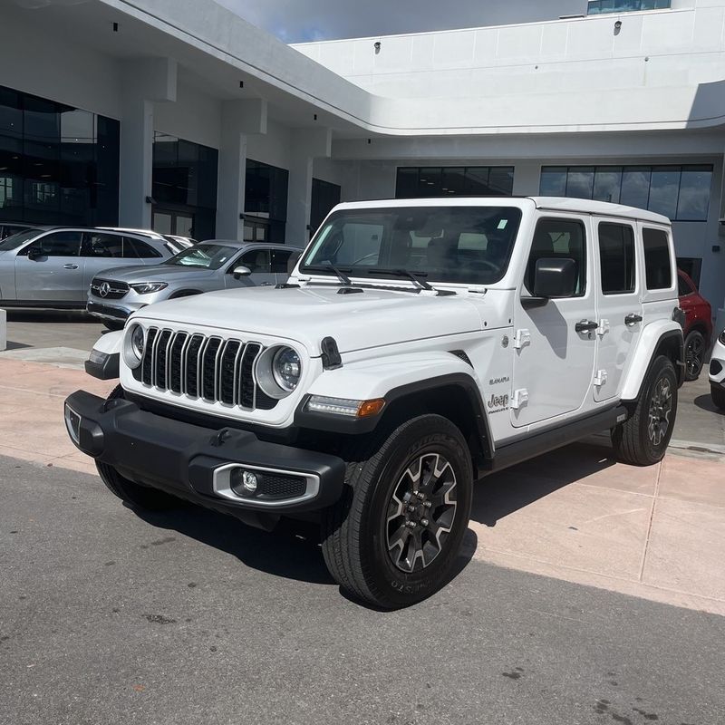 2024 Jeep Wrangler Sahara - 22951928 - 3