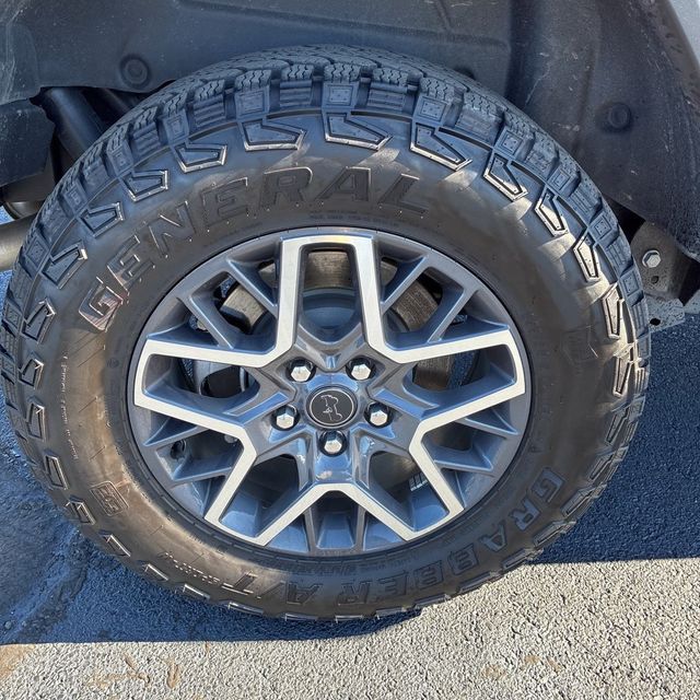 2024 Jeep Wrangler Sahara - 22952262 - 18