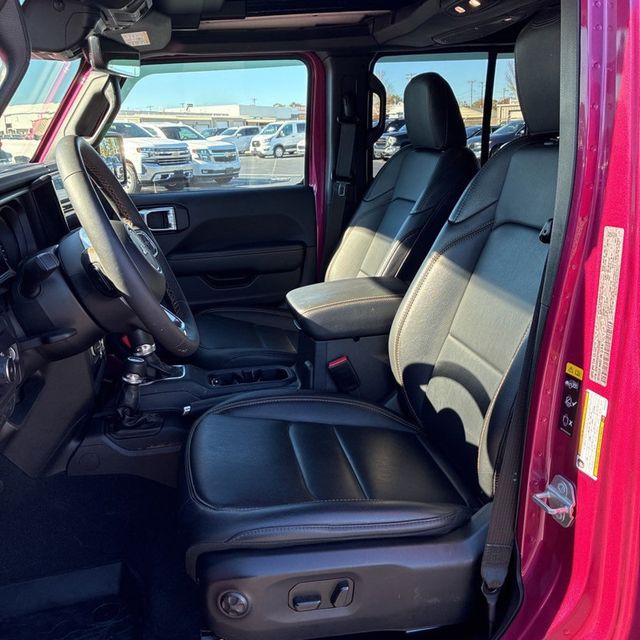 2024 Jeep Wrangler Sahara - 22952262 - 20