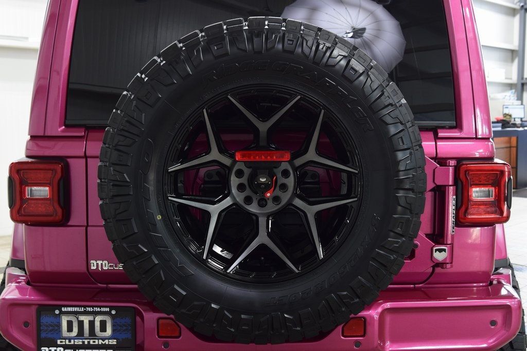 2024 Jeep Wrangler Sahara - 22952262 - 25