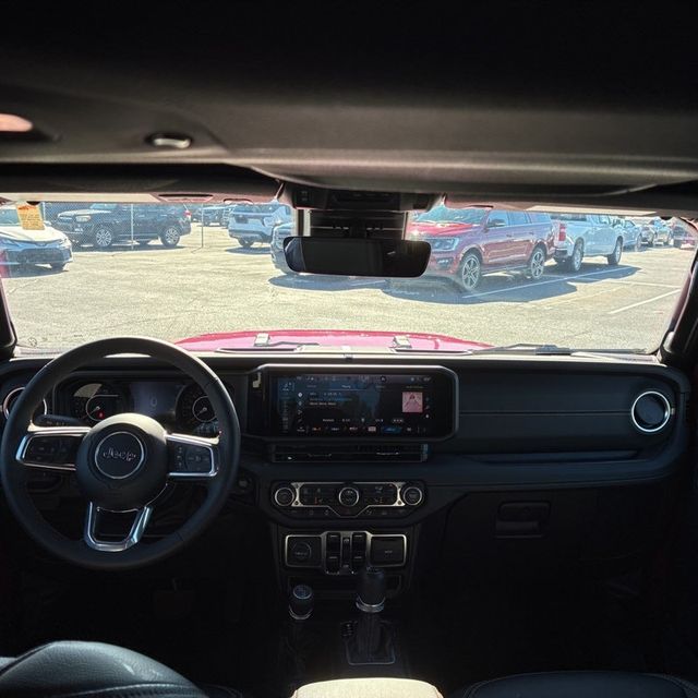 2024 Jeep Wrangler Sahara - 22952262 - 25