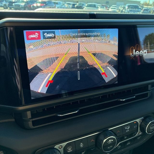 2024 Jeep Wrangler Sahara - 22952262 - 28