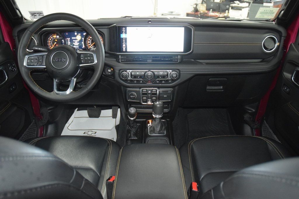 2024 Jeep Wrangler Sahara - 22952262 - 31