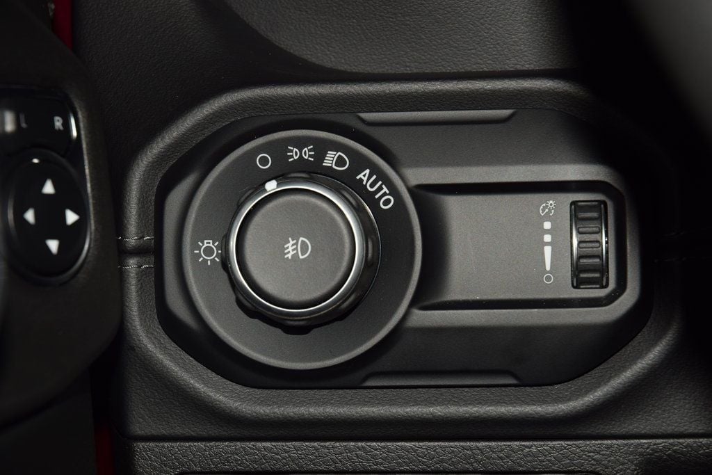 2024 Jeep Wrangler Sahara - 22952262 - 37