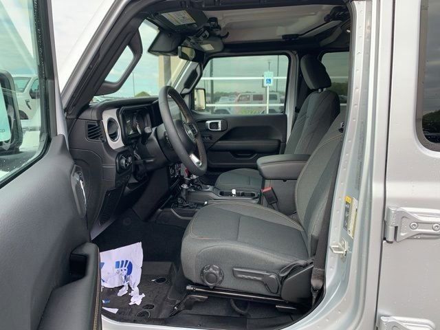 2024 Jeep Wrangler Sahara - 22993767 - 10