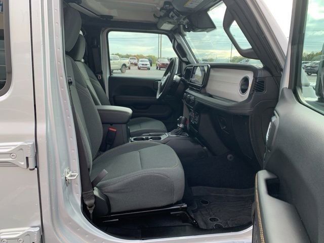 2024 Jeep Wrangler Sahara - 22993767 - 13
