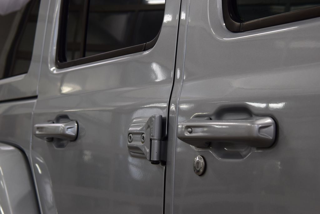 2024 Jeep Wrangler Sahara - 22993767 - 14