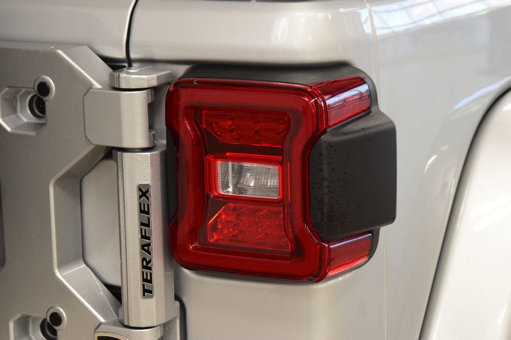 2024 Jeep Wrangler Sahara - 22993767 - 15