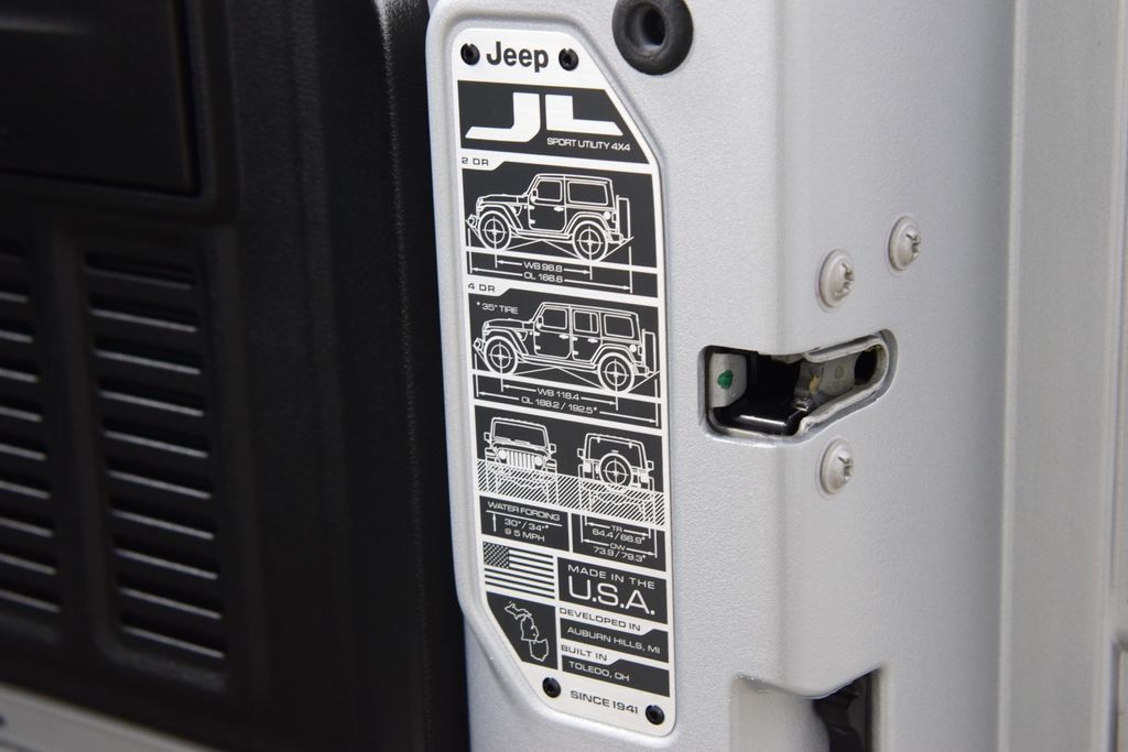 2024 Jeep Wrangler Sahara - 22993767 - 20