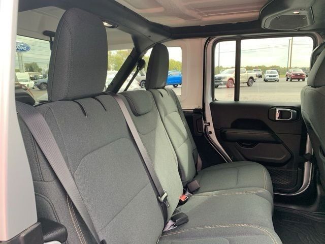 2024 Jeep Wrangler Sahara - 22993767 - 20