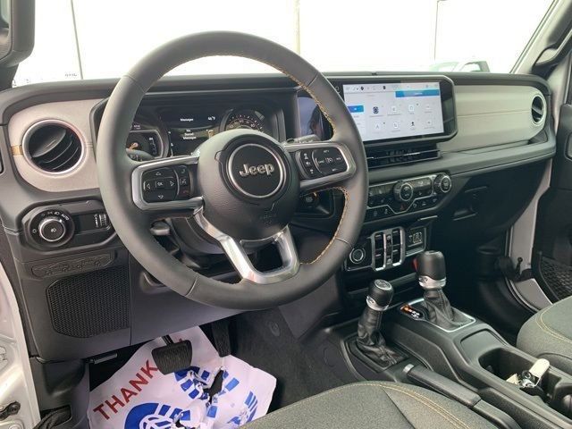 2024 Jeep Wrangler Sahara - 22993767 - 21