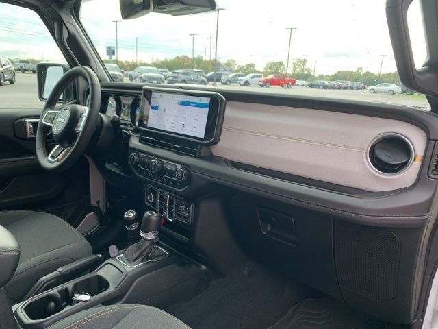 2024 Jeep Wrangler Sahara - 22993767 - 22