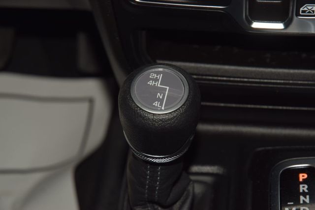 2024 Jeep Wrangler Sahara - 22993767 - 30