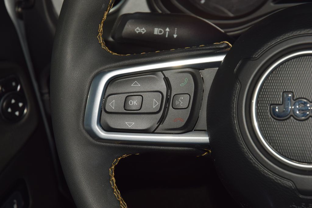 2024 Jeep Wrangler Sahara - 22993767 - 34