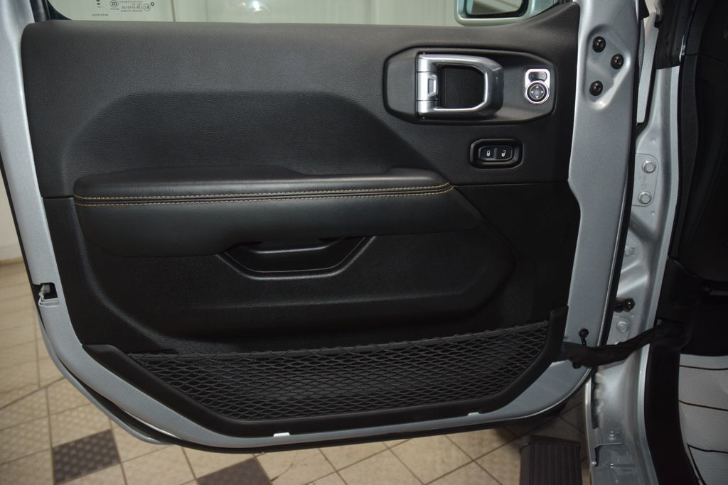 2024 Jeep Wrangler Sahara - 22993767 - 40