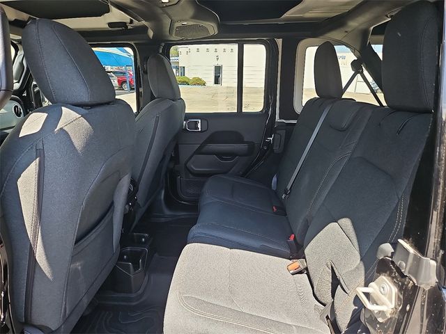 2024 Jeep Wrangler Sahara 4 Door 4x4 - 22912612 - 6