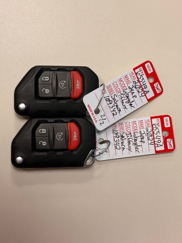 2024 Jeep Wrangler Sahara 4 Door 4x4 - 22955142 - 32