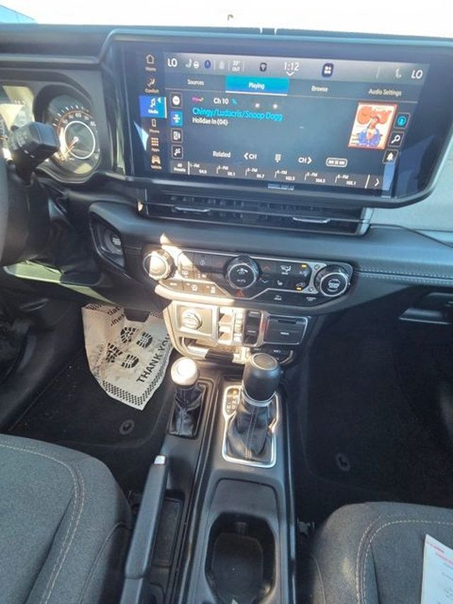 2024 Jeep Wrangler Sahara 4 Door 4x4 - 23010486 - 10