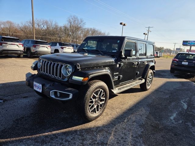 2024 Jeep Wrangler Sahara 4 Door 4x4 - 23010486 - 3
