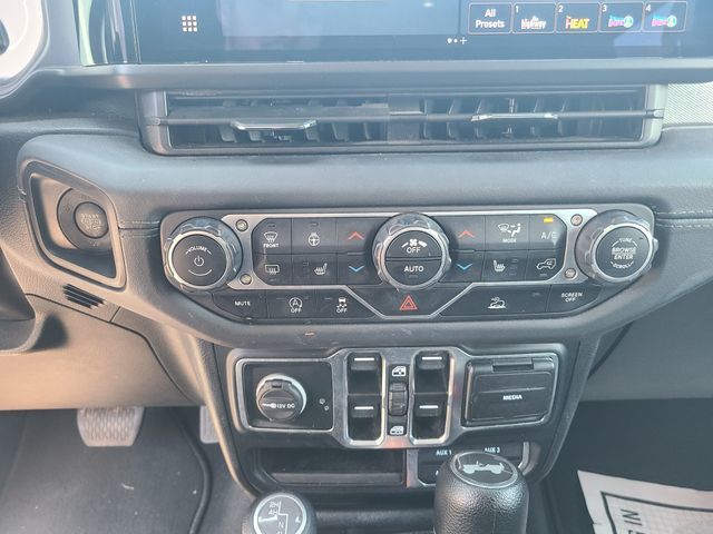2024 Jeep Wrangler Sahara 4 Door 4x4 - 23039813 - 14