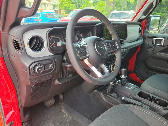 2024 Jeep Wrangler Sahara 4 Door 4x4 - 23032792 - 2
