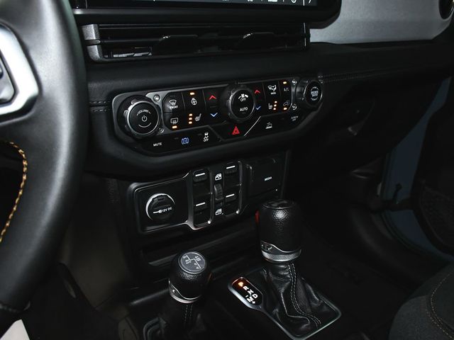 2024 Jeep Wrangler Sahara 4xe - 23020628 - 30