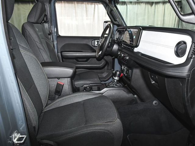 2024 Jeep Wrangler Sahara 4xe - 23020628 - 45