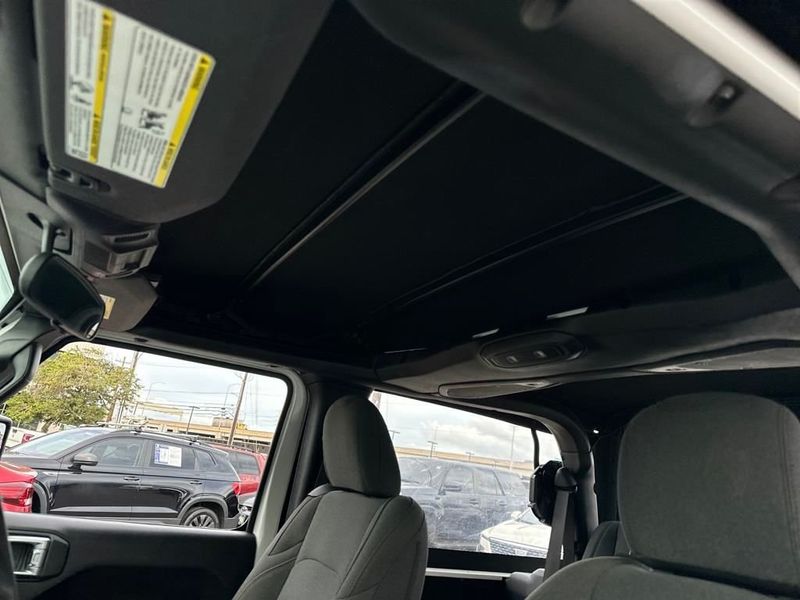 2024 Jeep Wrangler Sport - 22941577 - 19