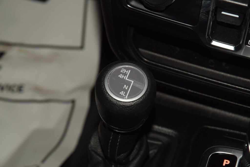 2024 Jeep Wrangler Sport - 22987233 - 24