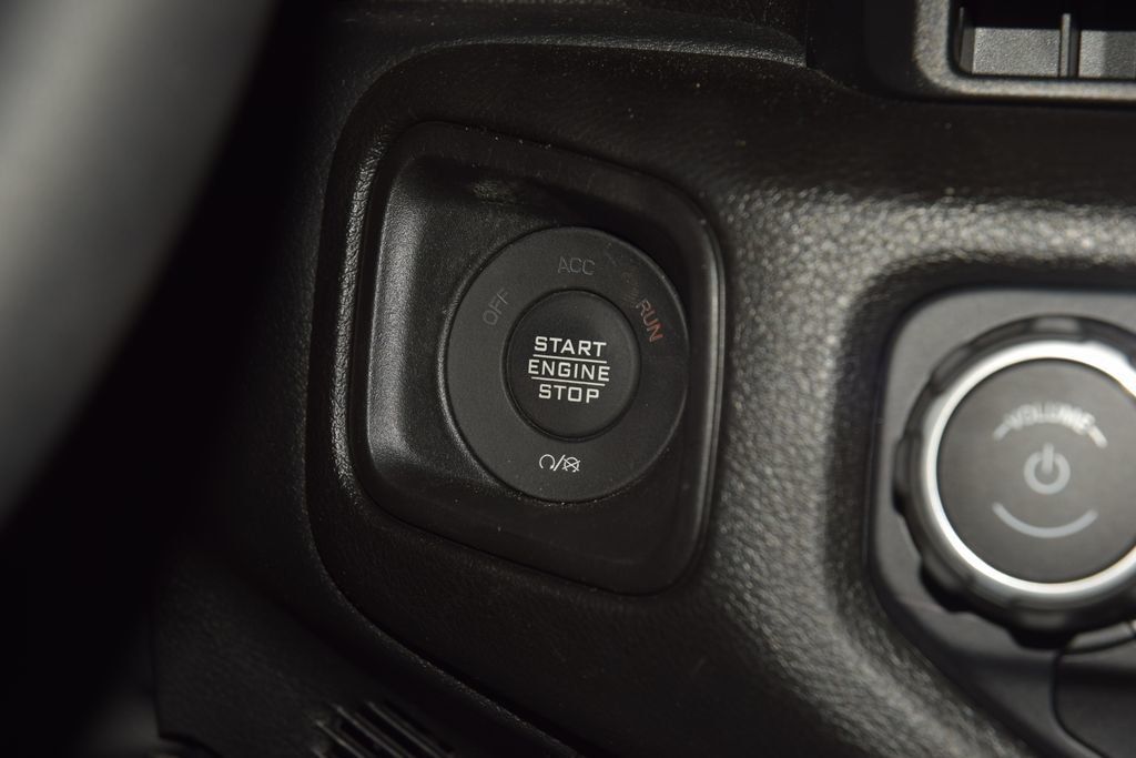 2024 Jeep Wrangler Sport - 22987233 - 25