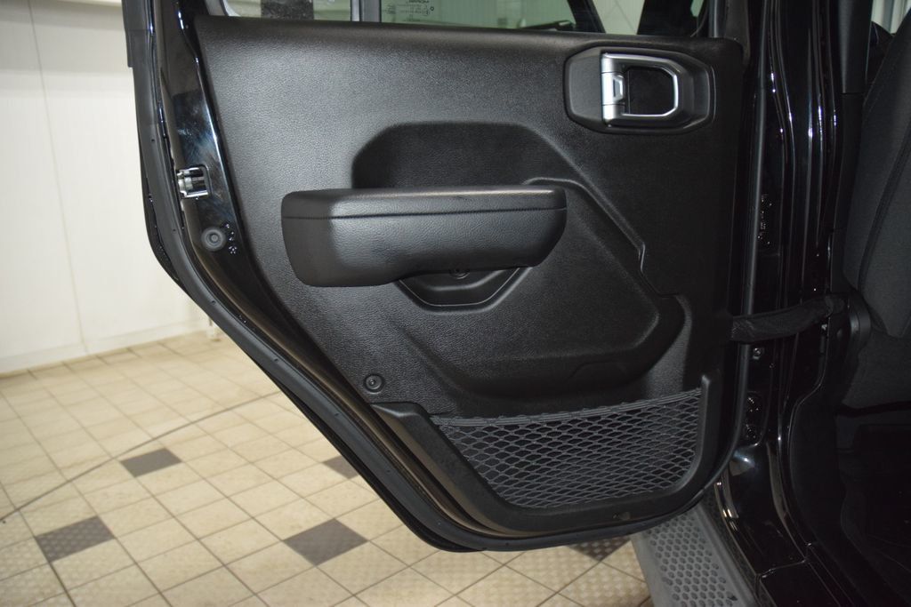 2024 Jeep Wrangler Sport - 22994231 - 37