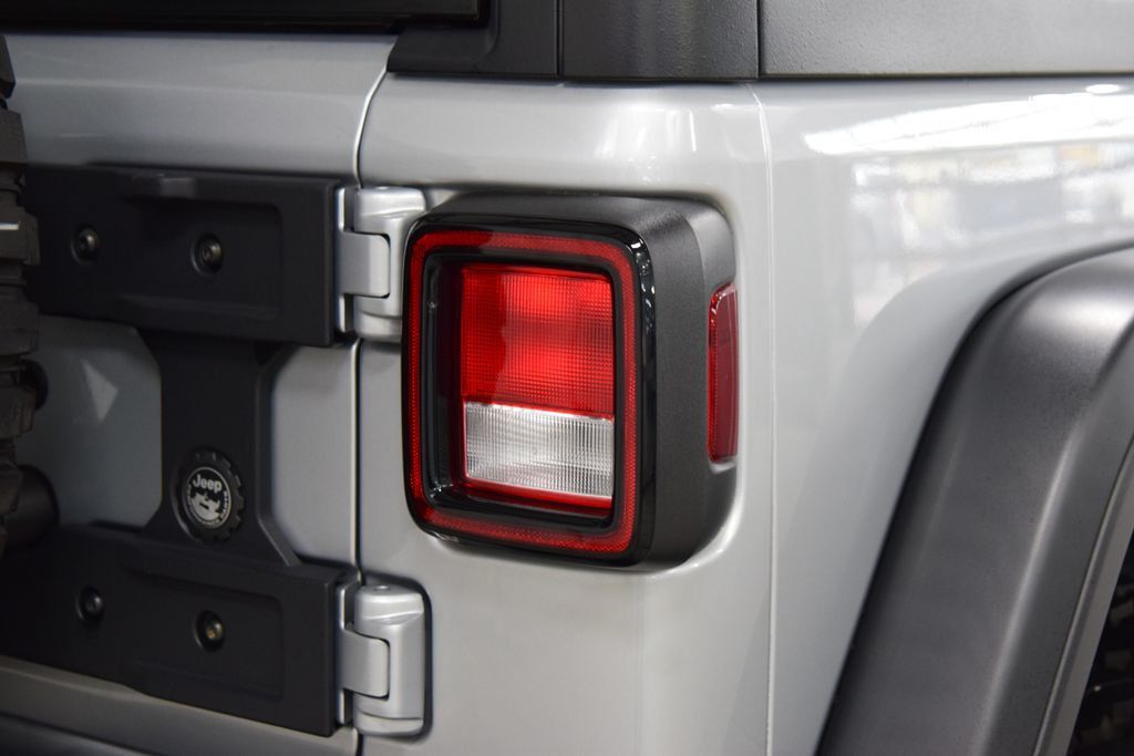 2024 Jeep Wrangler Sport - 23020679 - 17