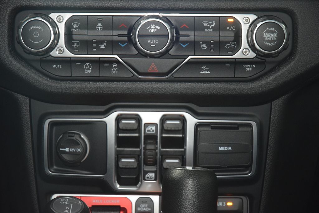 2024 Jeep Wrangler Sport - 23024177 - 31